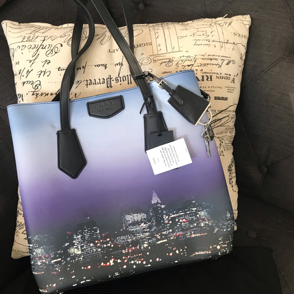 🦋DKNY Gorgeous tote